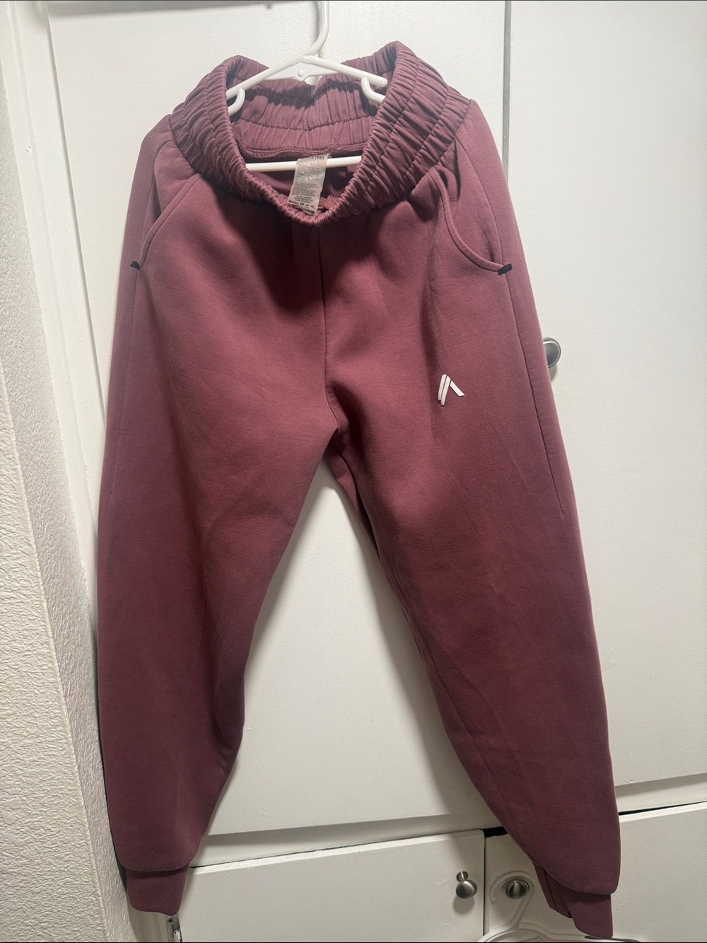 Alphalete ELMTS Cuffed Jogger